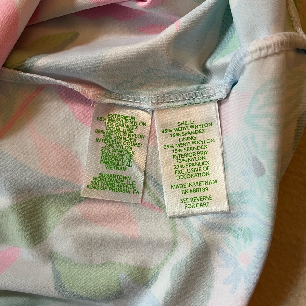 Lilly Pulitzer Sleeveless Top with built-in Bra - Picture 9 of 9